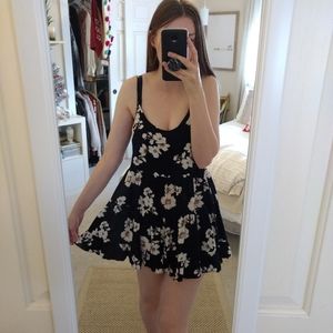 Brandy Melville summer floral open back dress